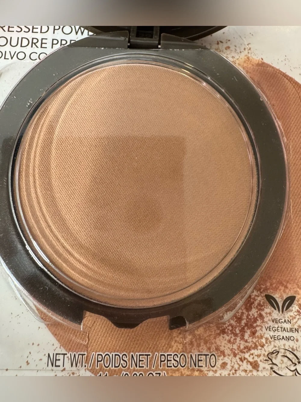 COVERGIRL Clean Invisible Pressed Powder in 155 Soft Honey Black Compact